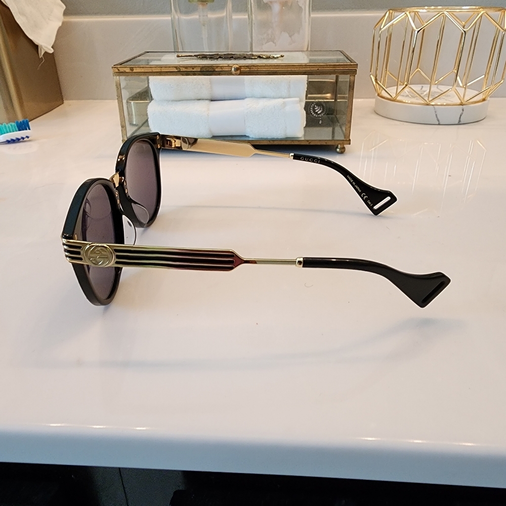 Gucci - Picture 2 of 4